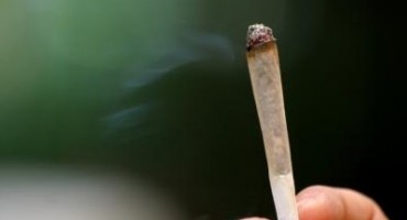 Mladić iz BiH 'pušio' travu na plaži u Kleku