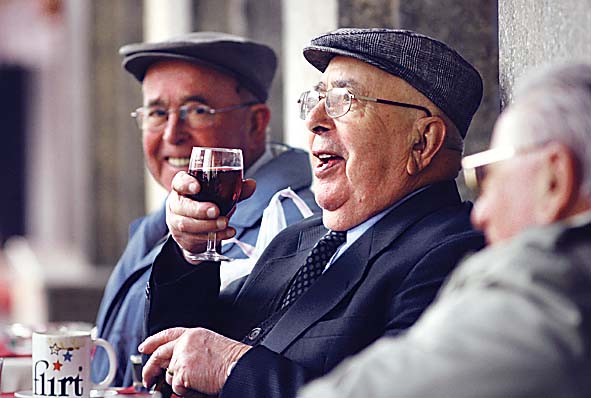 Bandićev stožer darivao umirovljenike