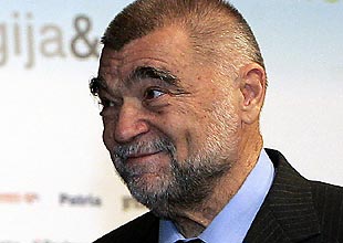 Je'l moguće da je papak podvalio i Papi?