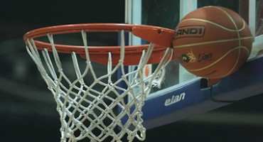 Pogledajte najgluplje zakucavanje svih vremena!