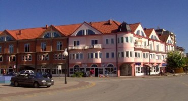 Berlin pao, Odžak nije!