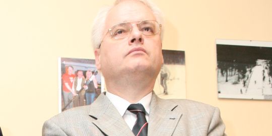 Josipović uvodi i polumjesec u institucije?