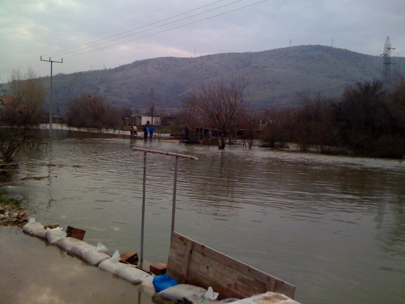 MOSTAR: BEŠLIĆ I BEVANDA OBIŠLI POPLAVLJENO PODRUČJE JASENICE
