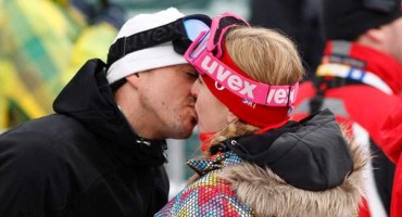 Janica Kostelić i njezin dečko ljube se na tribinama