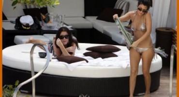 Razgolitile se zanosne sestre Kardashian