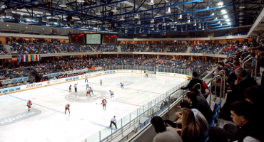 Žestoki boksački okršaj: Pogledajte tučnjavu nervoznih hokejaša!