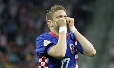 Klasnić zabio Evertonu, remi u derbiju Manchestera