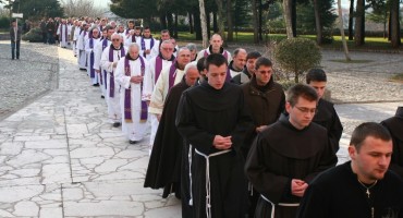 ubijeni fratri