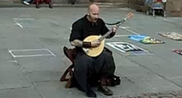 Muškarac ženskog glasa