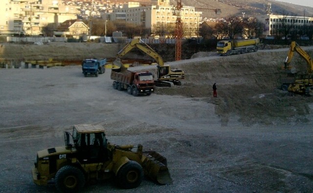Radovi na području bivše stare bolnice teku punom parom