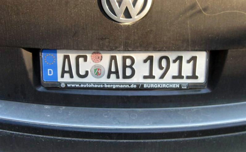 Bivši hajdukovac tablicama vrijeđa policiju