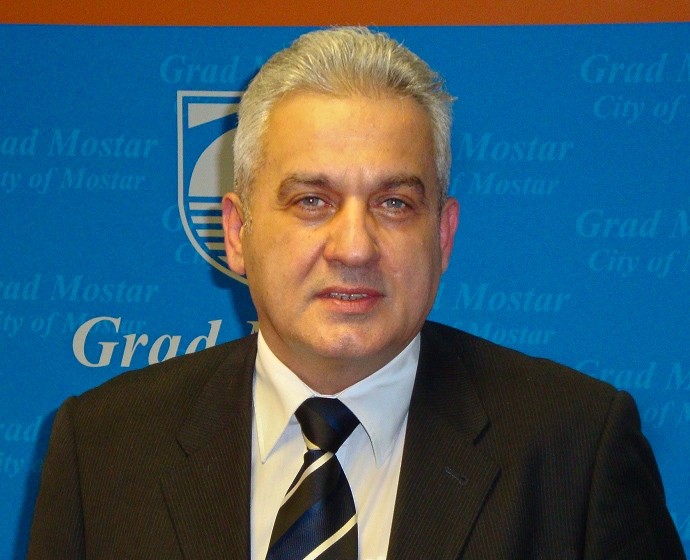 Mostar: Bešlić obećao plaće mostarskim komunalcima