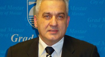 Mostar: Bešlić obećao plaće mostarskim komunalcima