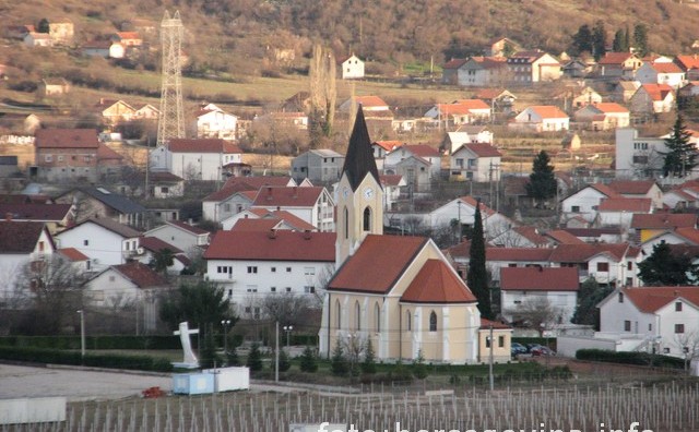 Mostar, samoubojstvo, bijelo polje