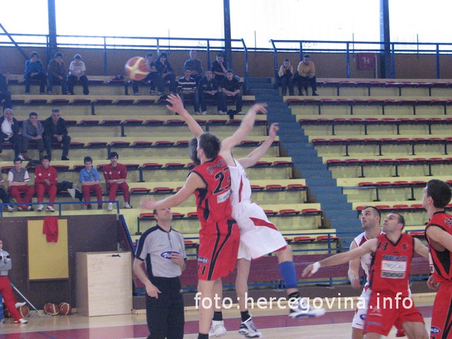 HKK Zrinjski-KK Sloboda 103:104