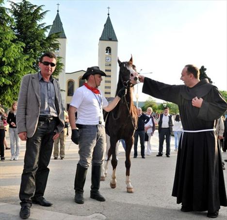Konjanici u svom maratonu stigli do Međugorja