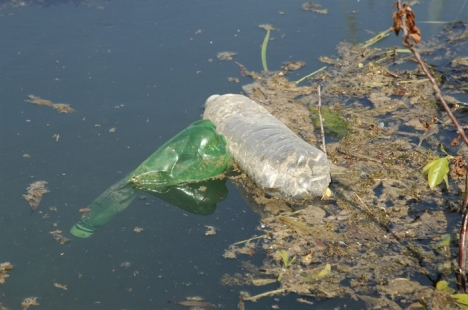 Neretva iz BiH donijela stotine plastičnih boca