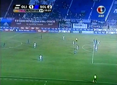 S pola igrališta zakucao loptu u rašlje!