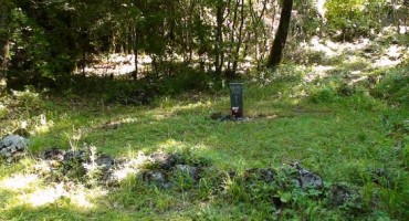 masovna grobnica, franjevci