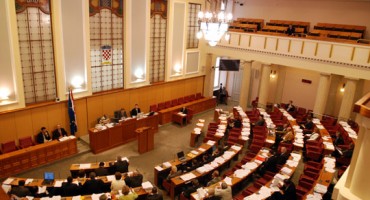 Saborska većina uz potporu HDSSB-a izglasala pokretanje ustavnih promjena 