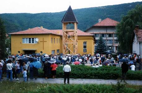 Uvredljivi natpisi upućeni Hrvatima u Drvaru