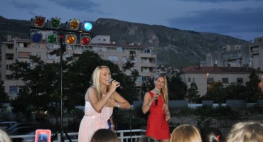 Grupa Feminem održala koncert na šetnici Shopping centra Orca