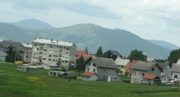 Općina Kupres uputila poziv mladim parovima za dodjelu građevinskih parcela po cijeni od 1 KM