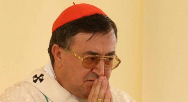 Kardinal Puljić podijelio sakrament potvrde krizmanicima sarajevskih župa