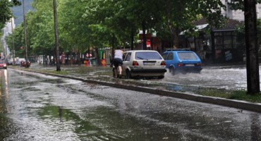 poplave, nevrijeme u Mostaru, Mostar, automobil, vremenska prognoza, vremenska prognoza, nevrijeme, vremenska prognoza, kiša, kiše, meteoalarm, Hercegovina