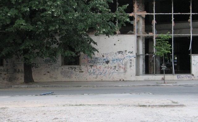 Mostar, beskućnici, Mostar, ruševine, Ruševne zgrade, Mostar, Fra Dado Milas hercegovački franjevac, Minores