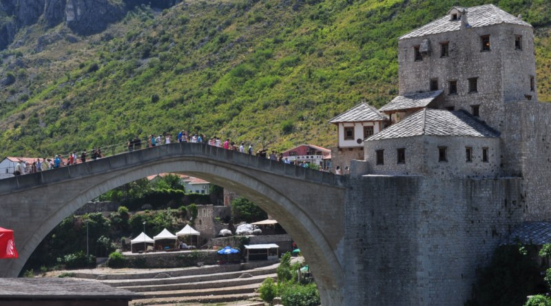 Mostar: Turisti u Starom gradu