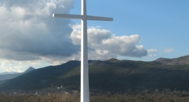 Stanovnici Graba postavili veliki zavjetni križ za svoje selo