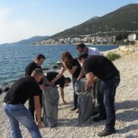 Mladež HSP-a BiH očistila Neum