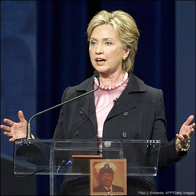 Clintonova zabrinuta zbog političkog zastoja u BiH