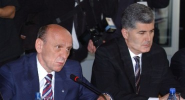 Dragan Čović, Sulejman Tihić, sda, SDP BIH, HDZ BiH, Sulejman Tihić, Dragan Čović, sda, Sulejman Tihić, Dragan Čović, HDZ BiH, Sulejman Tihić, sda, Dragan Čović, Sulejman Tihić, sda, HDZ BiH, SNSD, SDP, HDZ 1990, HDZ BiH, Sulejman Tihić, Dragan Čović, Sulejman Tihić, Dragan Čović, Sulejman Tihić, HDZ BiH, HDZ 1990, Dragan Čović, Sulejman Tihić, Vijeće ministara BiH, Dragan Čović, HDZ BiH, SDA BIH, HDZ BiH, SDA BIH, suradnja
