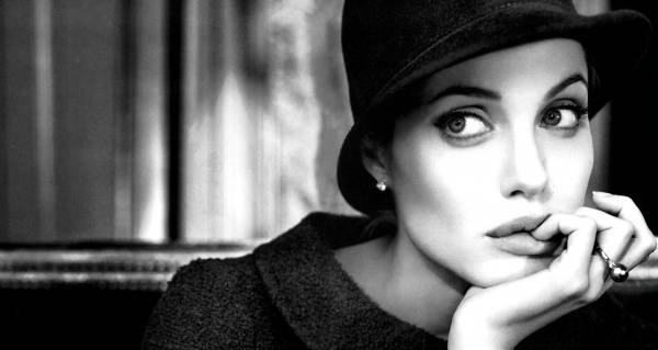Angelina Jolie baš nema sreće,otkriven rani stadij raka