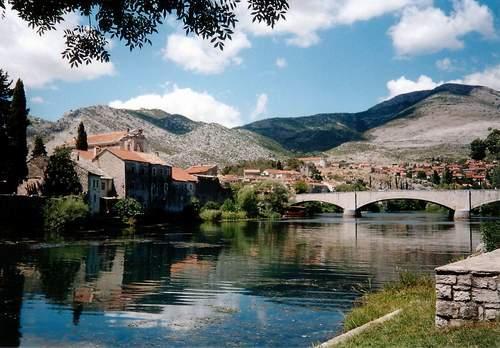 Trebinje: Uhićena dva Afganistanca i tri Palestinca