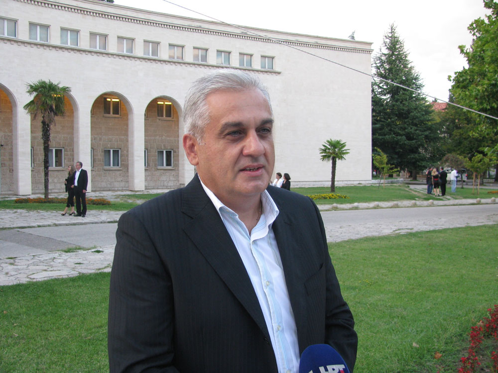 Gradonačelnik Mostara Ljubo Bešlić uputio Bajramsku čestitku