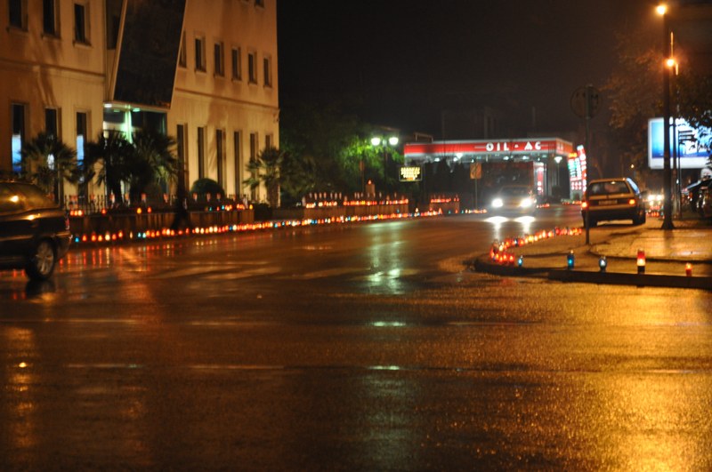 Građani Mostara paljenjem svijeća u Vukovarskoj ulici odali počast poginulim žrtvama za herojski grad Vukovar