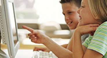 Odrastanje uz tipkovnicu: Djeca nam kržljaju, ruke im slabe, a psiha propada!