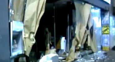 Pijan autom uletio u beogradski 'Benetton'