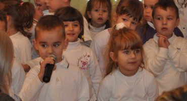 Sveti Nikola, bebe, djeca, obitelj