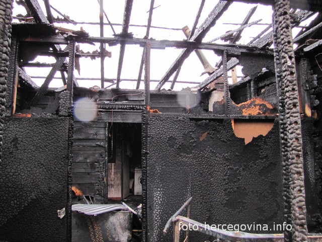 Požar u mostarskom naselju Centar 2