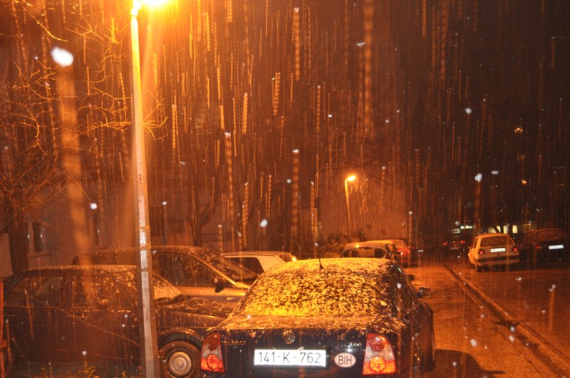 U Mostaru počeo padati snijeg