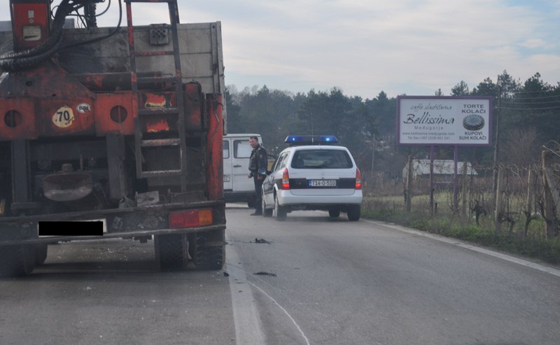 FOTO: Teža prometna nesreća na putu Čitluk - Međugorje (Tromeđa)