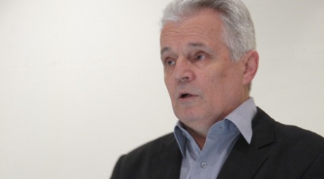 IVAN LOVRENOVIĆ Bleiburg je skupno ime za masovni zločin odmazde nad pripadnicima poražene vojske i civilima