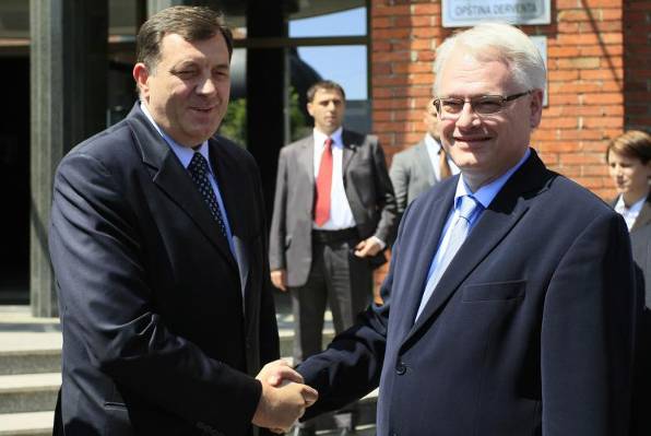 Dodik izmislio Josipovićevu čestitku za Dan RS-a