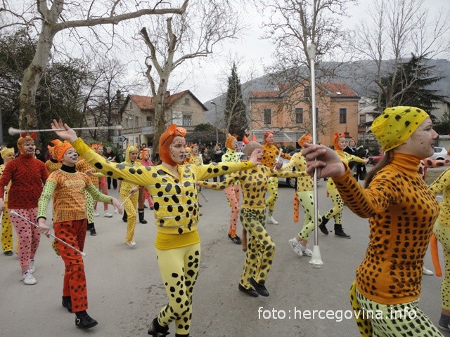 Mostarske mažoretkinje i Hrvatska Glazba Mostar organiziraju karnevalsku povorku