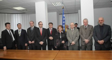 Politika, Mostar