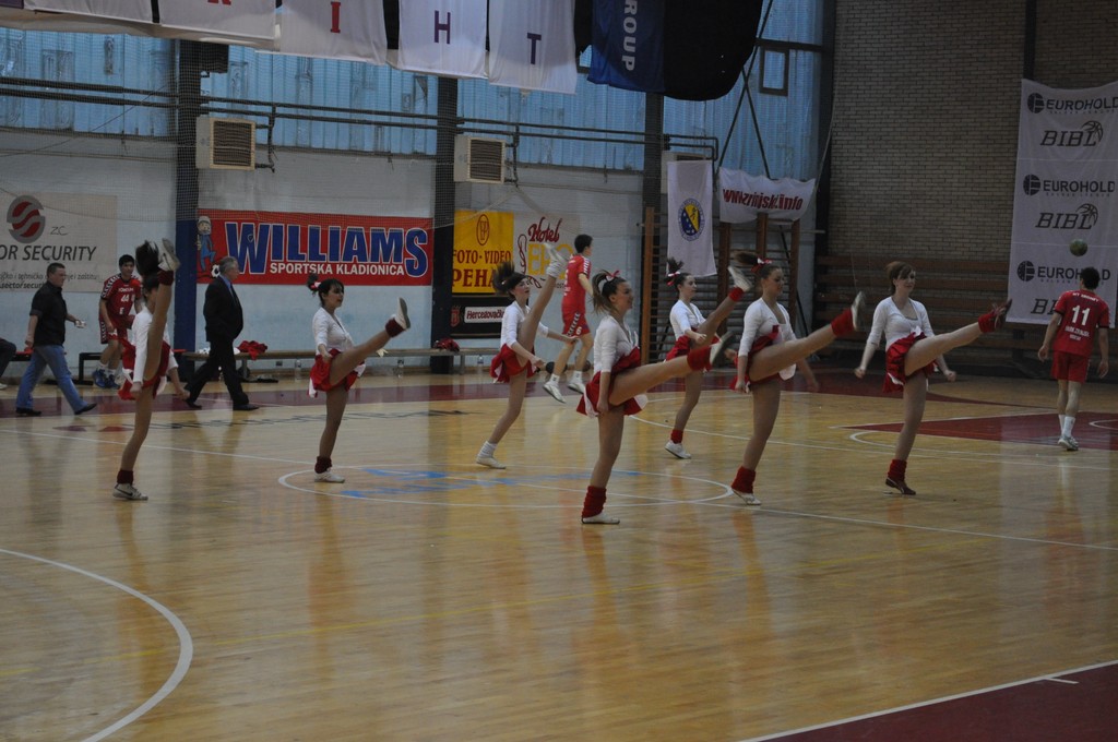HMRK Zrinjski - RK Velež 31:25 (18:12)